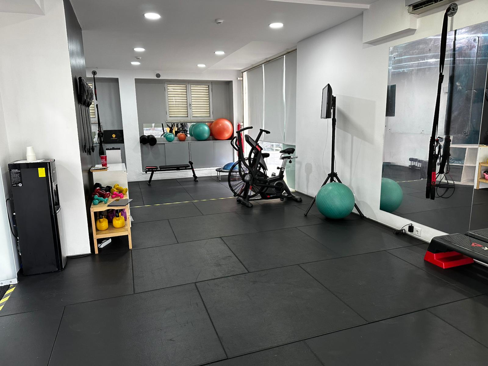 TechBody Restelo, Lisboa, Portugal - Treino com Eletroestimulação